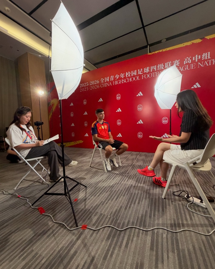 佩德里中国行收官：三城三站，拼音致谢