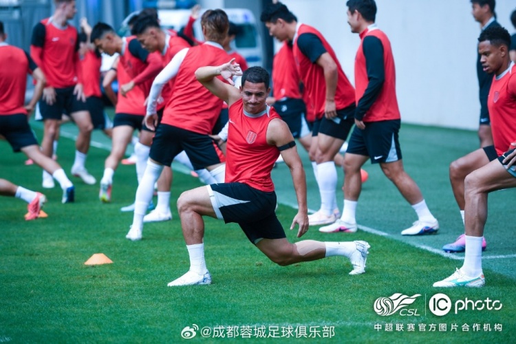 阿洛伊西:西班牙有球无球转换是学习模板 蓉城明日力争止颓 阿洛伊西:西班牙有球无球转换是学习模板 蓉城明日力争止颓
