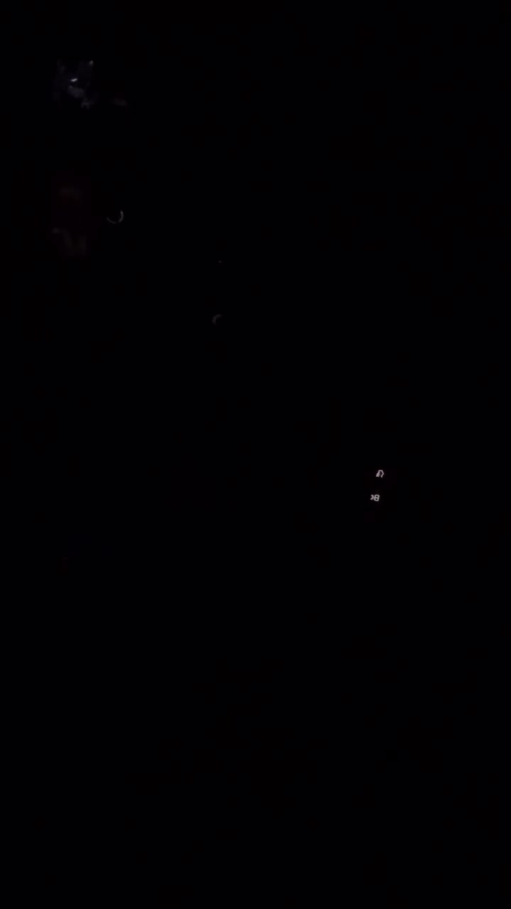 凌晨4点35分,詹姆斯乘车出门训练 凌晨4点35分,詹姆斯乘车出门训练